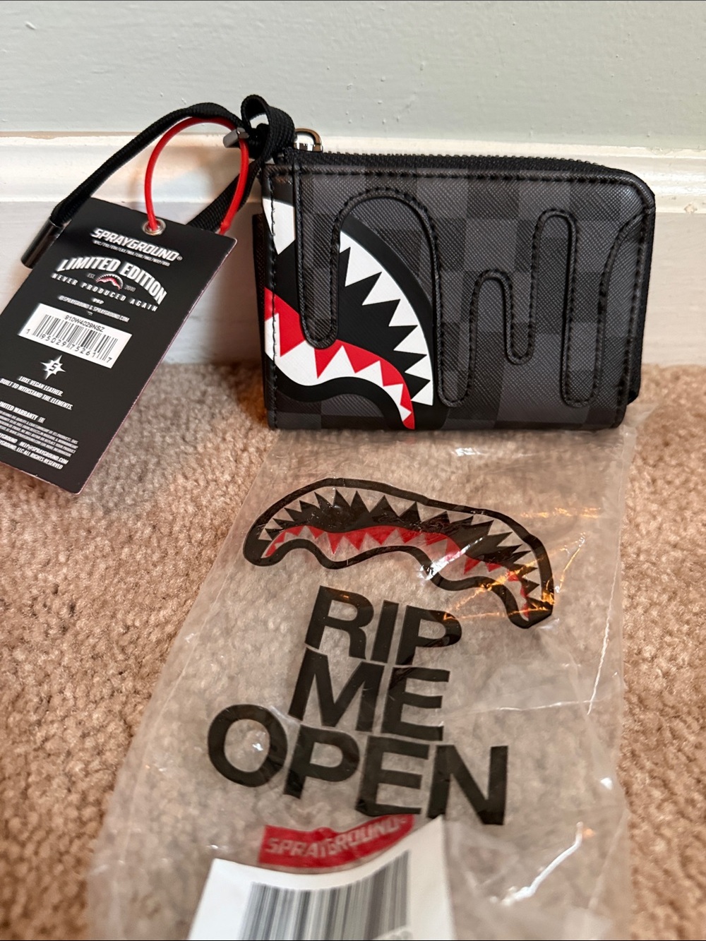 Sprayground Black/Red Shark Bite XTC GREY SHARKS IN PARIS WALLET